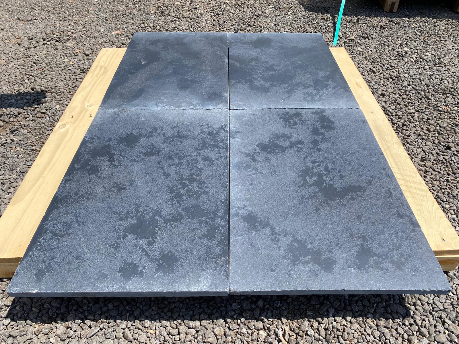 limestone black antik